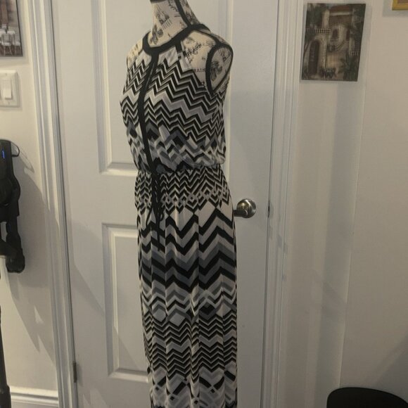 En Focus Studio Black and White Chevron Women’s Stretchy Maxi Dress - Picture 5 of 6